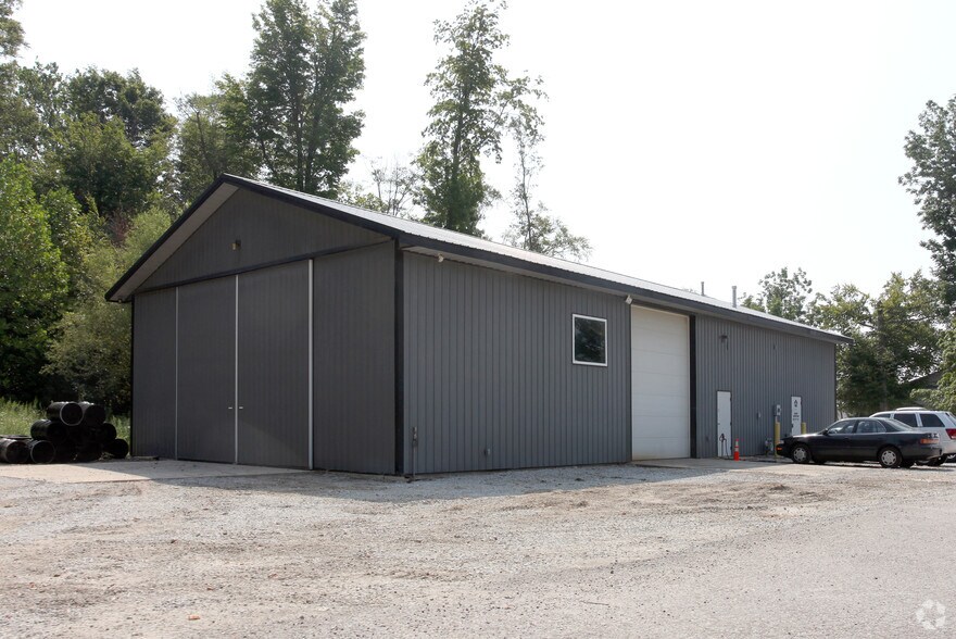 9816 Rawles Ave, Indianapolis, IN à vendre - Photo du bâtiment - Image 2 de 2