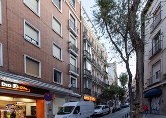 Plus de détails pour Multi-résidentiel à vendre