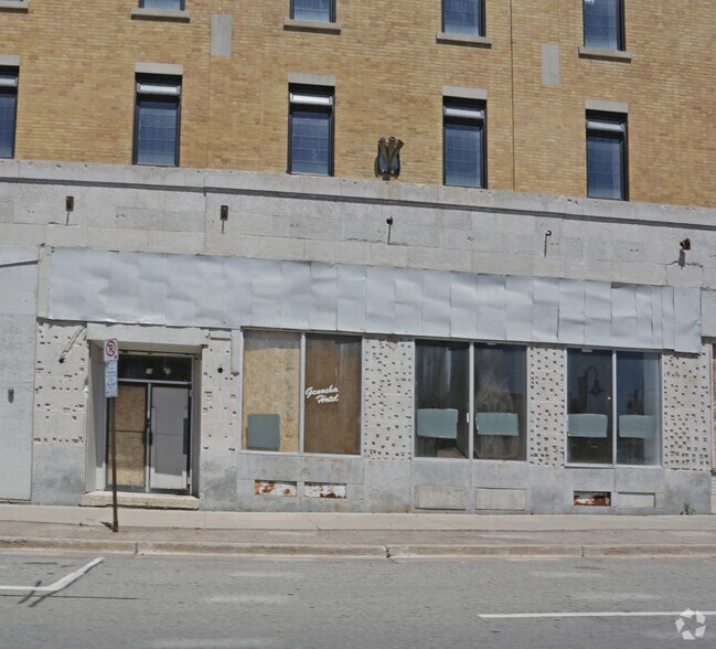 70 King St E, Oshawa, ON à louer - Photo du bâtiment - Image 2 de 2
