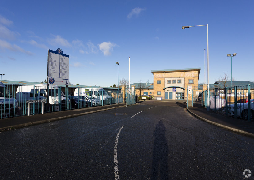 Challenge Way, Bradford for lease - Primary Photo - Image 1 of 6