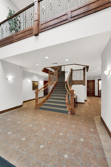 8915 S 700 E, Sandy, UT à vendre - Hall d’entrée - Image 2 de 24