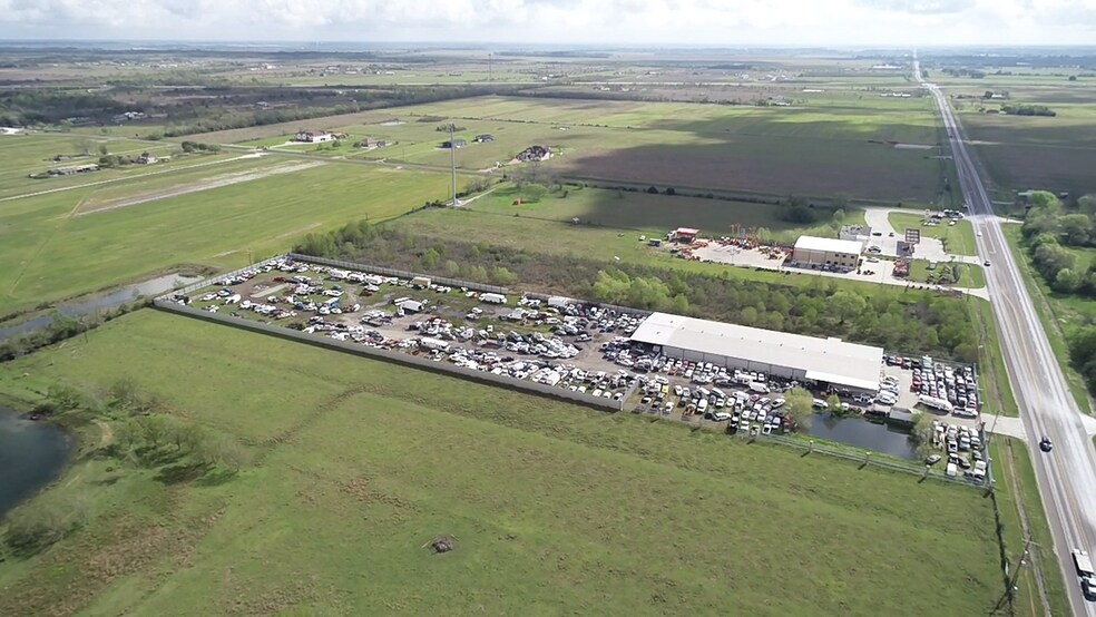 7590 FM 1960 Rd, Dayton, TX à vendre - Photo du bâtiment - Image 3 de 4