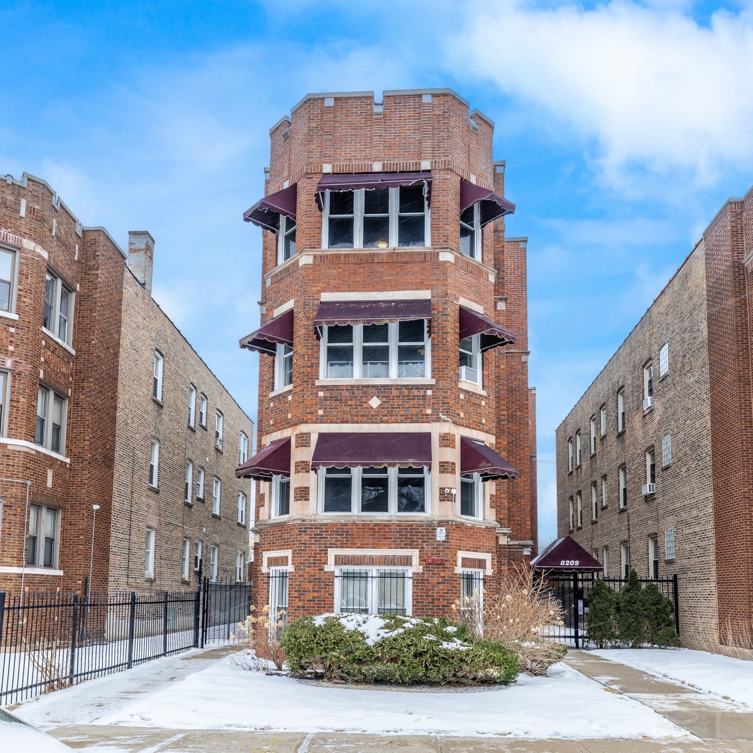 8209 S Evans Ave, Chicago, IL for sale Primary Photo- Image 1 of 3