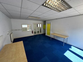63 Millbrook Rd, Carlisle for lease Interior Photo- Image 2 of 3