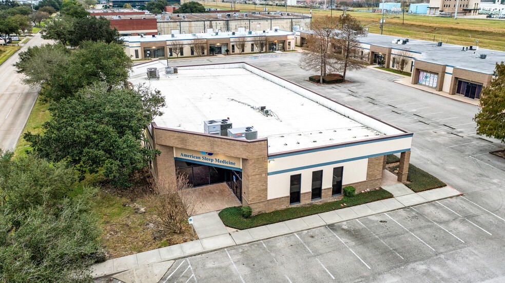 1010-1020 Hercules Ave, Houston, TX for lease - Building Photo - Image 3 of 5