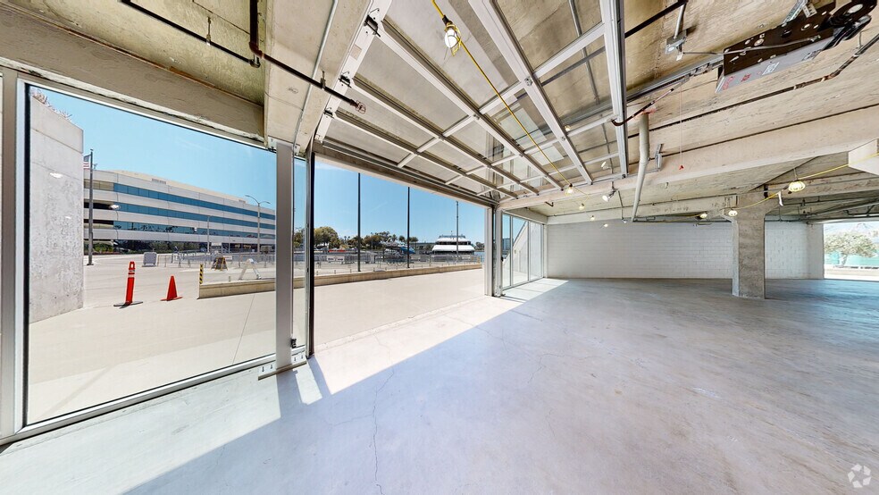 330 Golden Shore, Long Beach, CA à louer - Numérisation 3D de Matterport - Image 3 de 52
