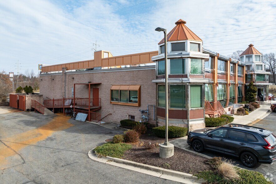 1709 Transportation Blvd, Crofton, MD à vendre - Photo du bâtiment - Image 3 de 4