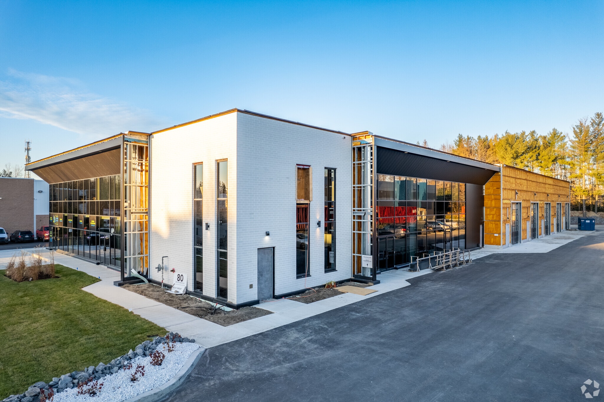 80 Rue Émilien-Marcoux, Blainville, QC for sale Primary Photo- Image 1 of 8