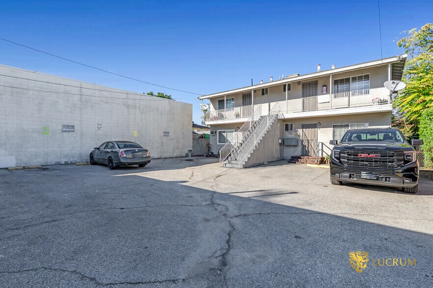 11311 Burbank Blvd, North Hollywood, CA à vendre - Photo du bâtiment - Image 3 de 31