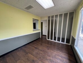 1799 N Waterman Ave, San Bernardino, CA à louer Photo intérieure- Image 2 de 9