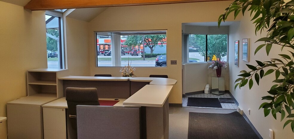 3922 Seneca St, Buffalo, NY for lease - Building Photo - Image 2 of 10