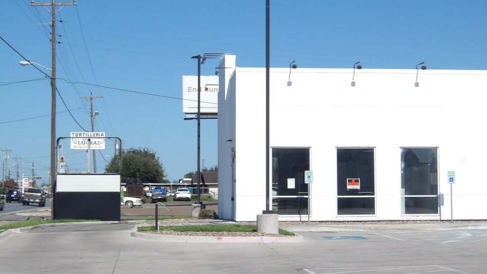 505 E Edinburg Ave, Elsa, TX for lease - Building Photo - Image 3 of 24
