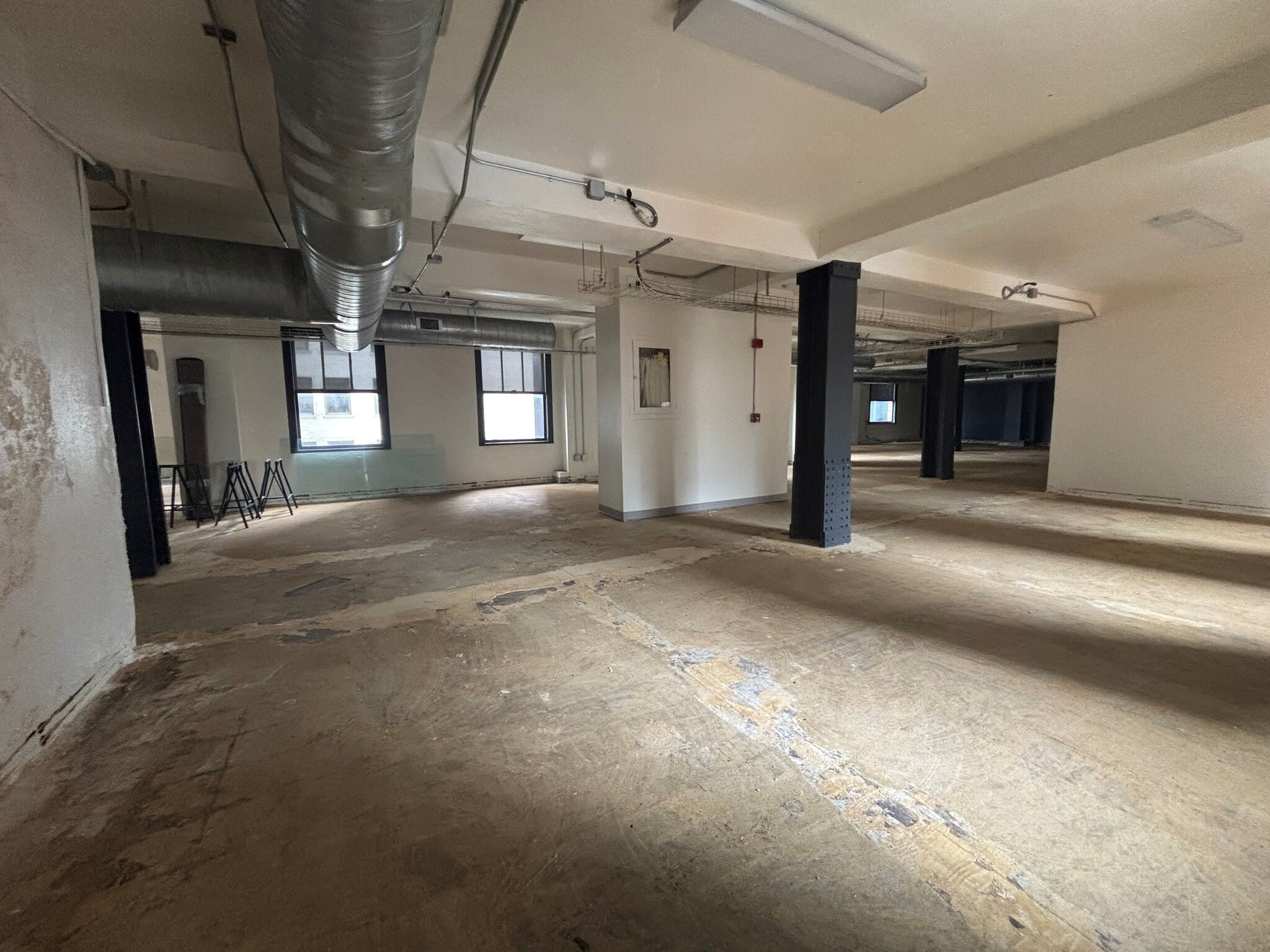 235-239 4th Ave, Pittsburgh, PA for lease Building Photo- Image 1 of 5