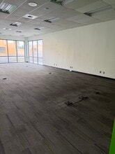 1400 Brundage Ln, Bakersfield, CA for lease Interior Photo- Image 2 of 4