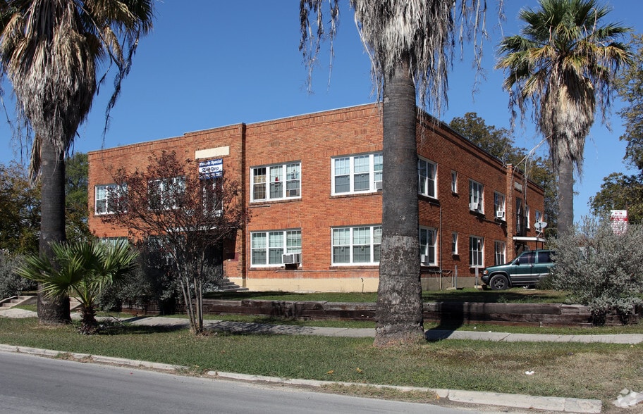 1409 W Woodlawn Ave, San Antonio, TX à vendre - Photo du bâtiment - Image 2 de 21