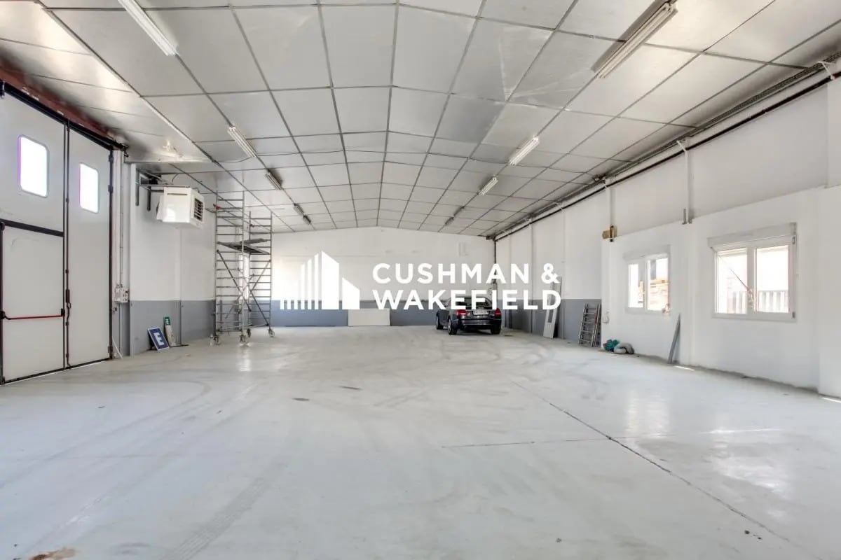 Flex dans Décines-Charpieu à louer Photo du bâtiment- Image 1 de 4