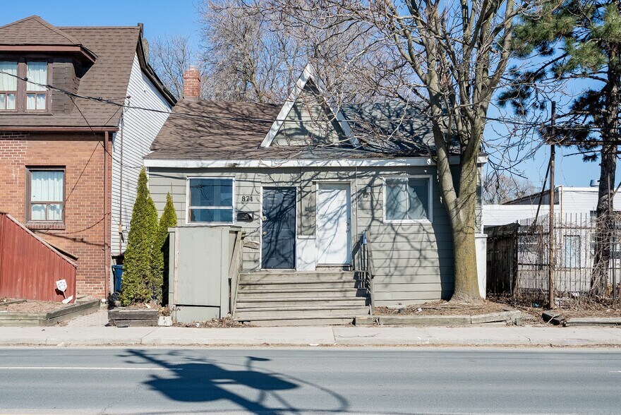 874-880 Eastern Ave & 80 Knox Ave, Toronto, ON for sale - Primary Photo - Image 1 of 1