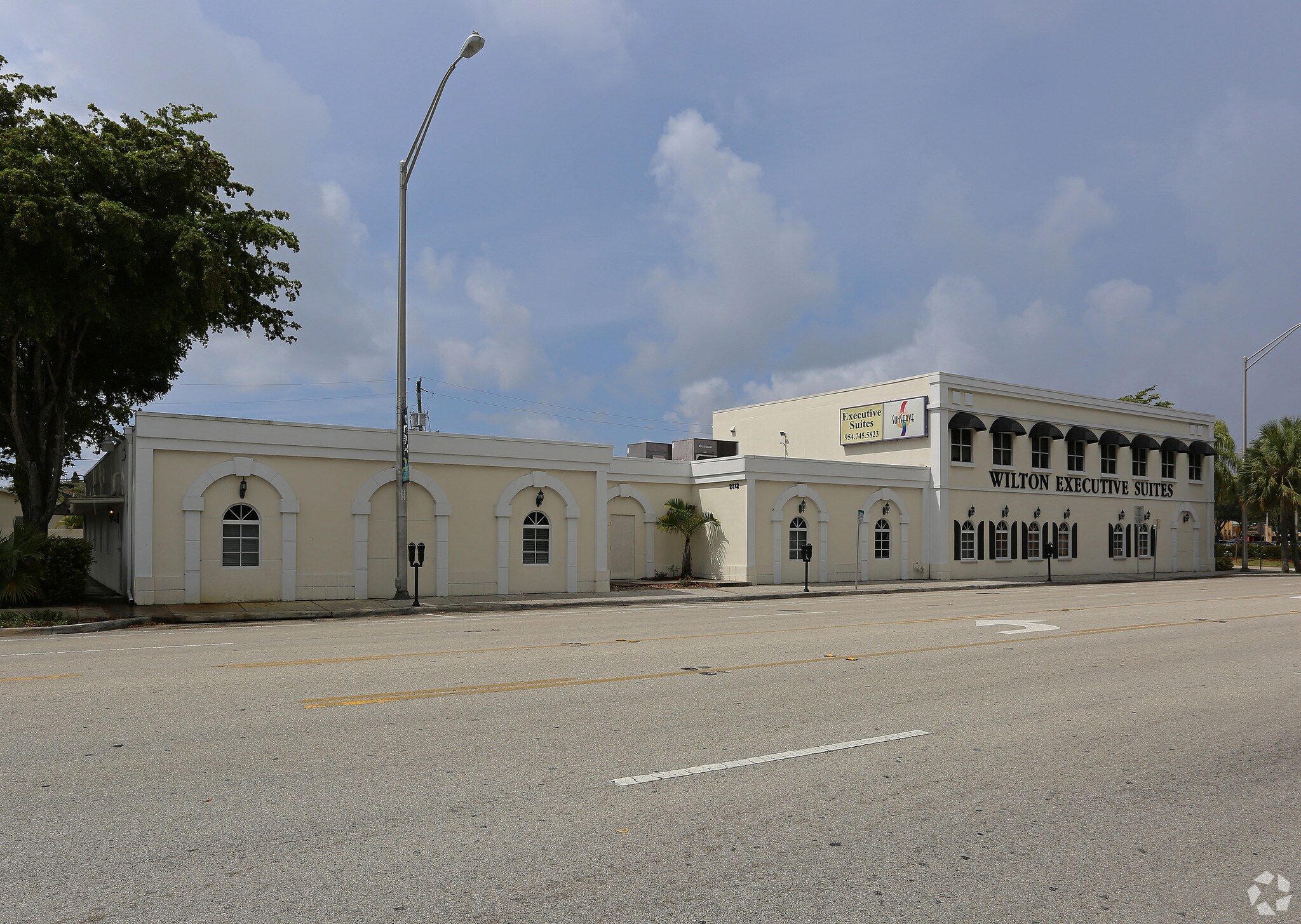 2312 Wilton Dr, Fort Lauderdale, FL for lease Primary Photo- Image 1 of 15