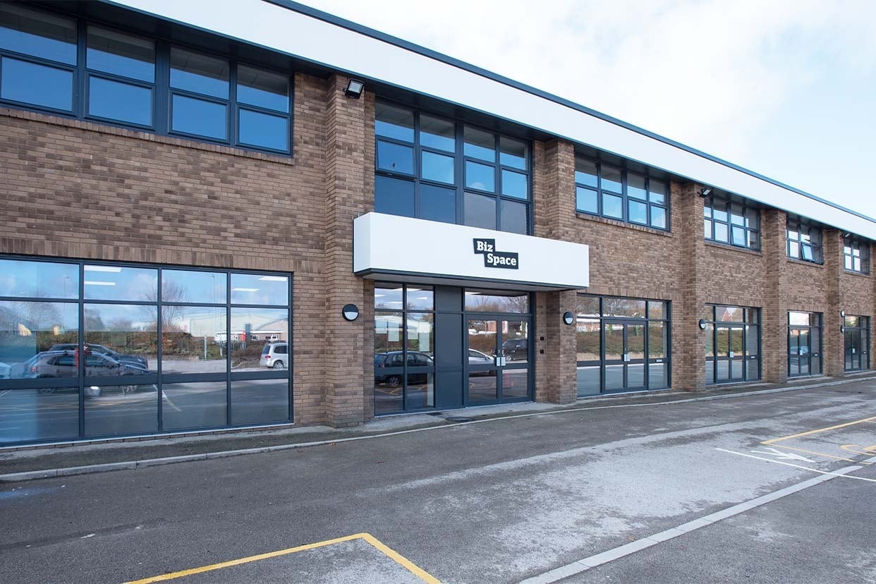 Airfield Way, Christchurch à louer Photo du bâtiment- Image 1 de 4