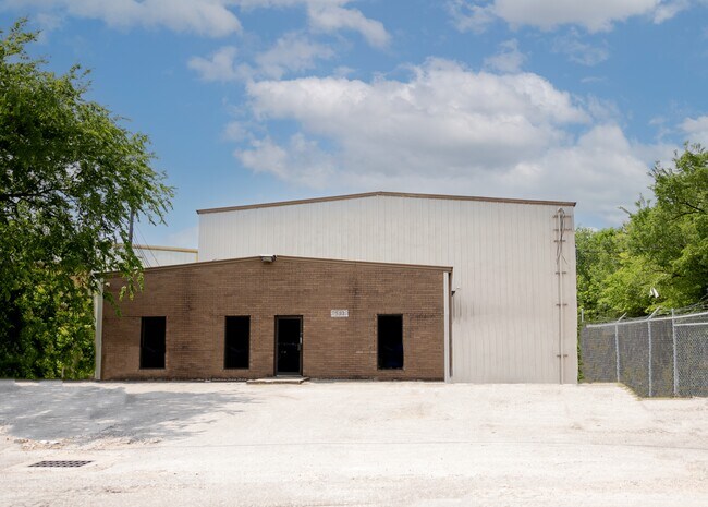 More details for 5831 Centralcrest St, Houston, TX - Industrial for Lease