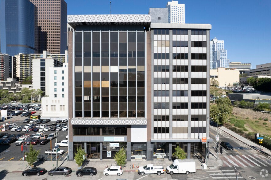 207 S Broadway, Los Angeles, CA à louer - Photo du bâtiment - Image 3 de 5