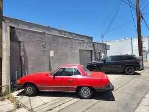 8462 Melrose Ave, Los Angeles, CA for lease Building Photo- Image 2 of 3