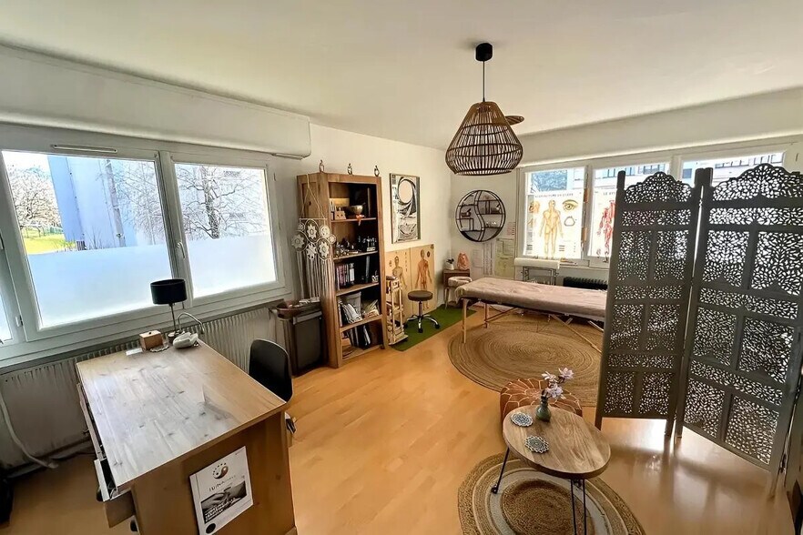 Flex in Annecy for sale - Interior Photo - Image 3 of 5