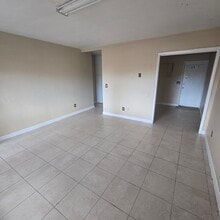 700 E Bay Dr, Largo, FL for lease Interior Photo- Image 1 of 3
