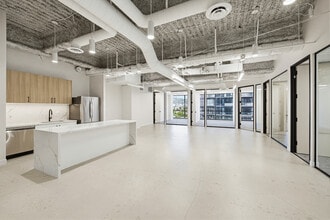 6420 Wilshire Blvd, Los Angeles, CA à louer Photo intérieure- Image 1 de 7