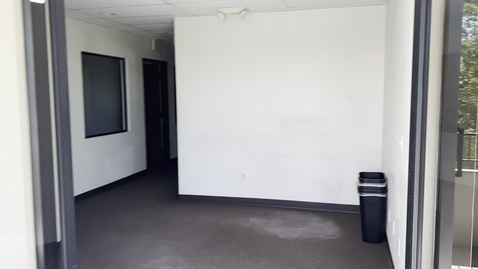 3360 Flair Dr, El Monte, CA à louer - Vidéo sur l’inscription commerciale - Image 2 de 64