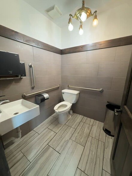 810 Center St, Lewiston, NY à vendre - Vidéo sur l’inscription commerciale - Image 2 de 28