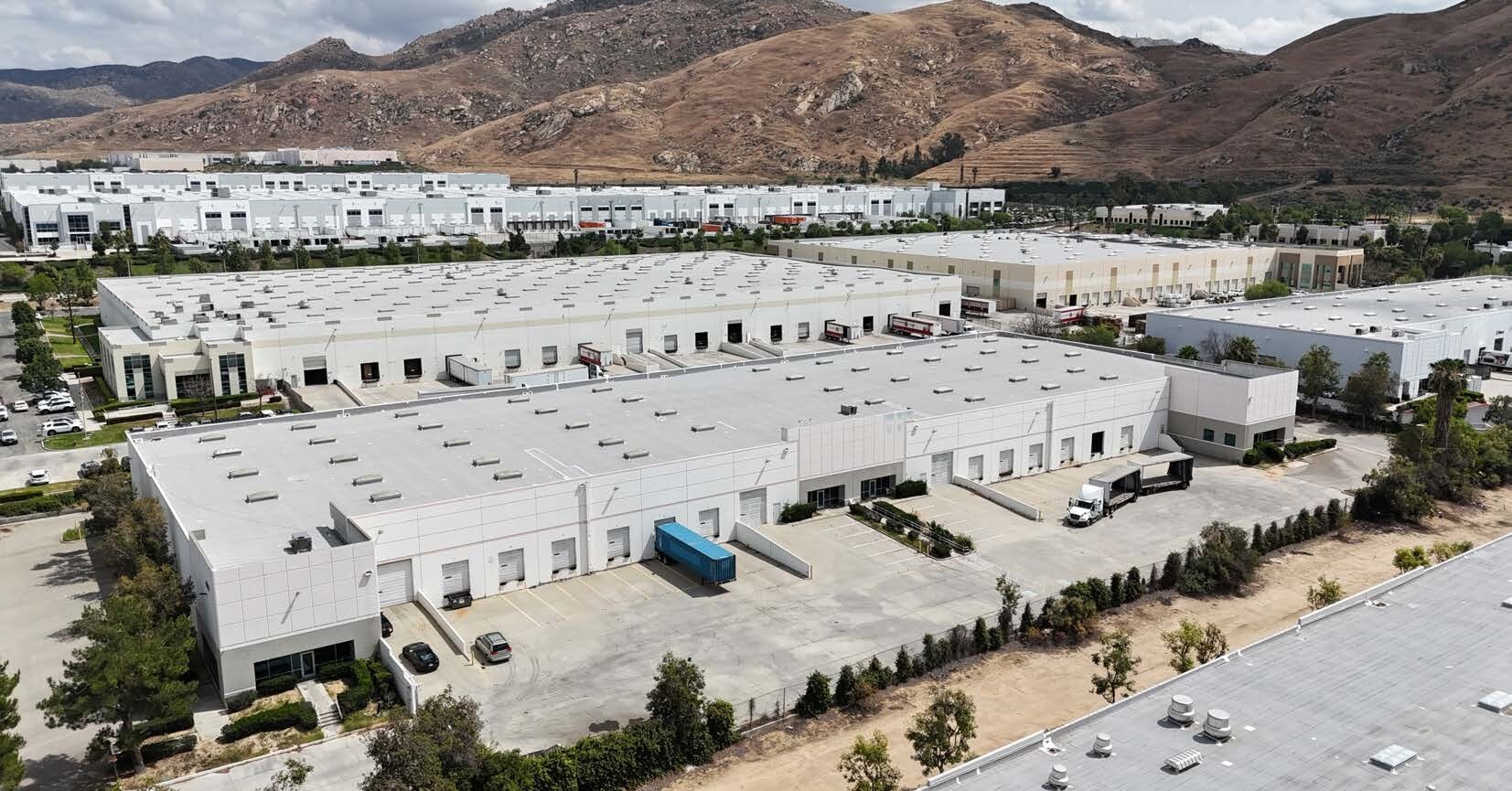 600 Palmyrita Ave, Riverside, CA à vendre Photo du bâtiment- Image 1 de 3