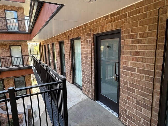 More details for 6116 Rolling Rd, Springfield, VA - Office for Sale