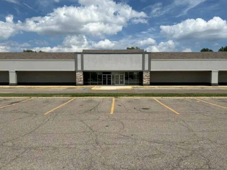 21300-21700 Ecorse Rd, Taylor, MI for lease - Building Photo - Image 2 of 8