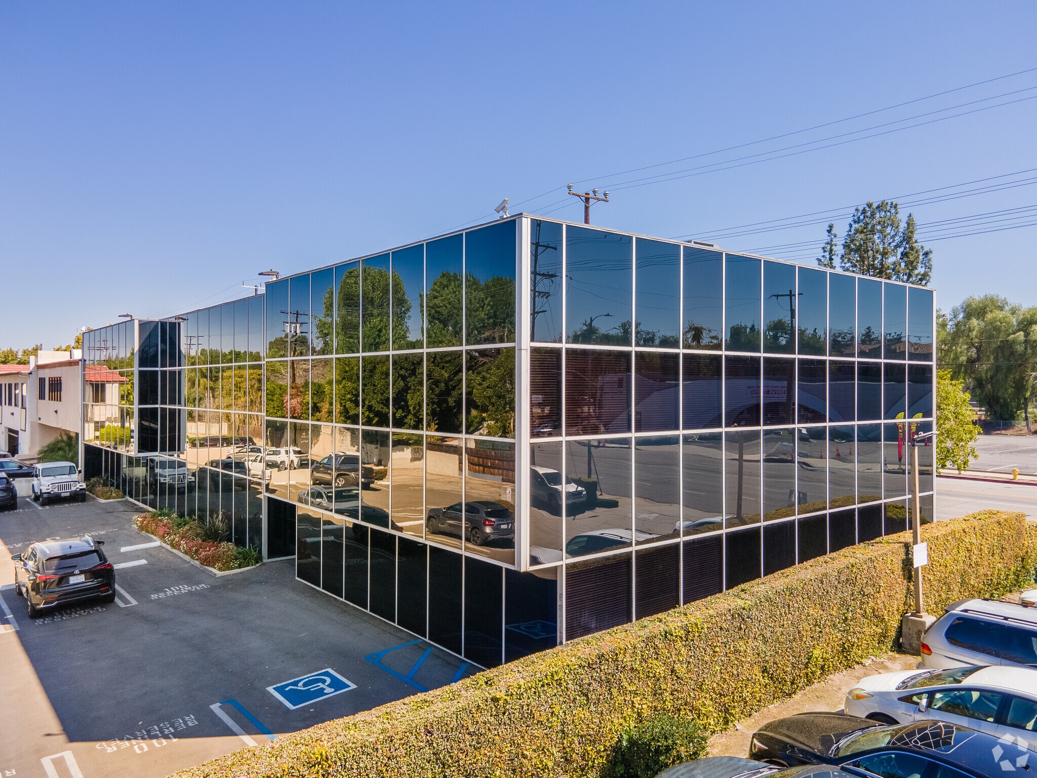 23147 Ventura Blvd, Woodland Hills, CA for lease Building Photo- Image 1 of 5