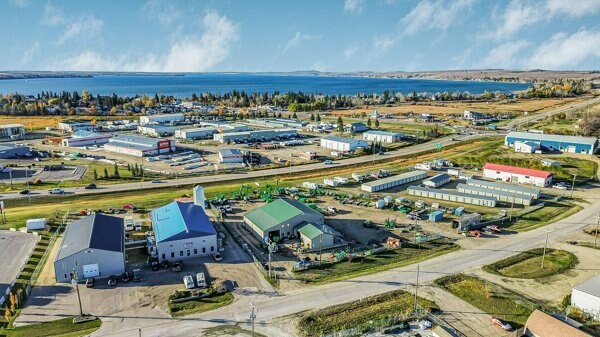 30 Industrial Dr, Sylvan Lake, AB à louer - Photo du bâtiment - Image 2 de 41