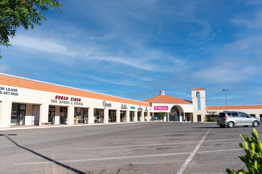 5857 N Mesa St, El Paso, TX à louer - Photo du bâtiment - Image 1 de 6