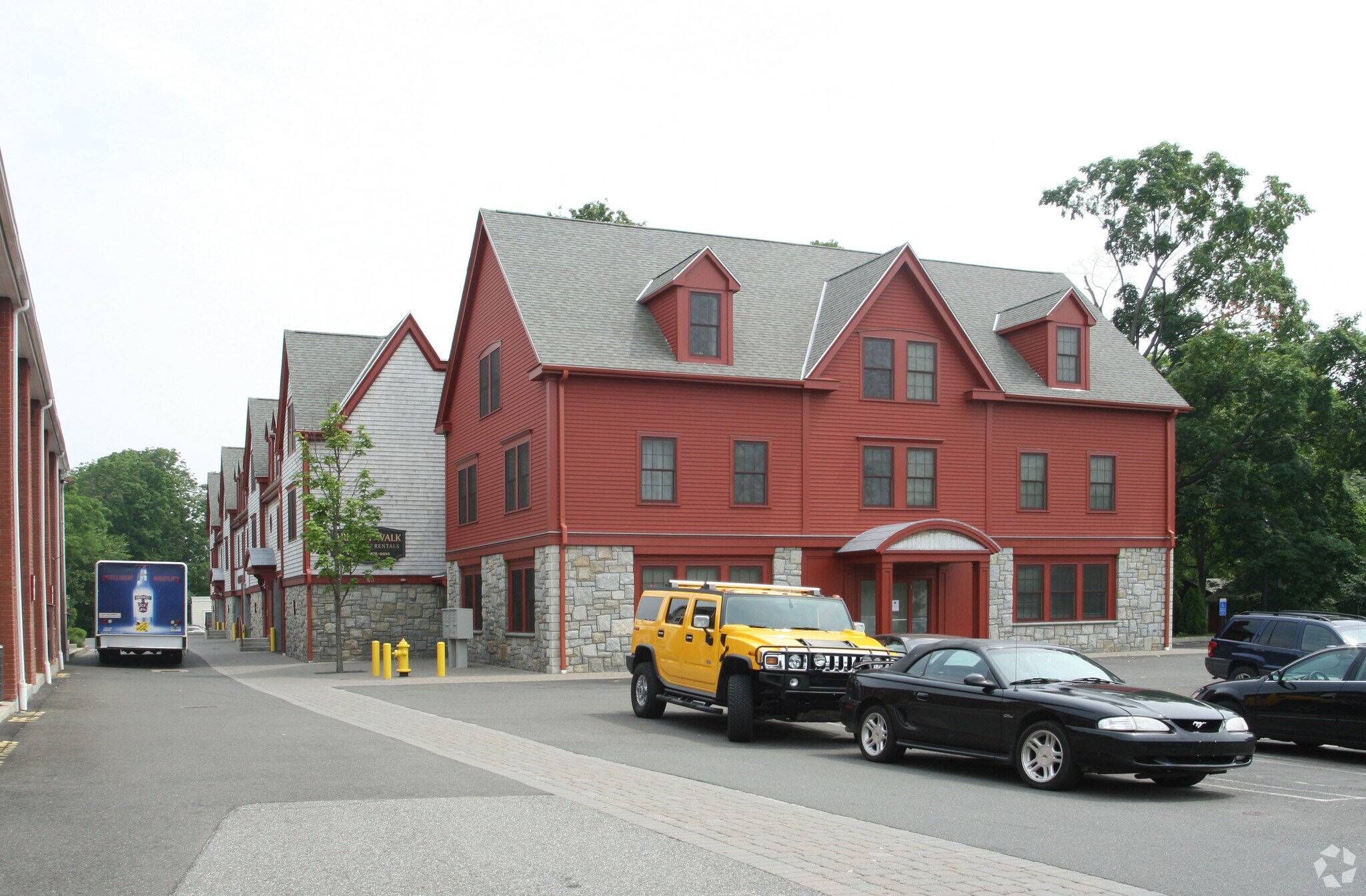 60 S Broad St, Milford, CT à louer Photo principale- Image 1 de 14