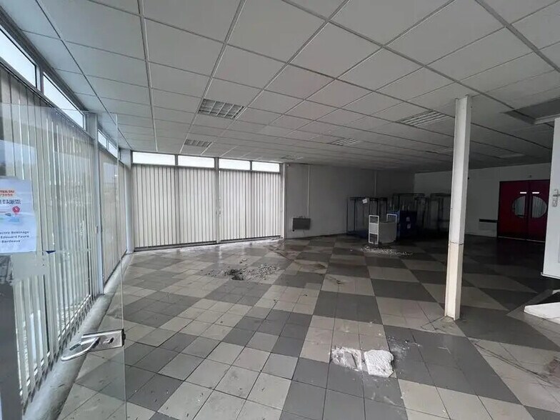 Flex in Bordeaux for lease - Interior Photo - Image 3 of 7