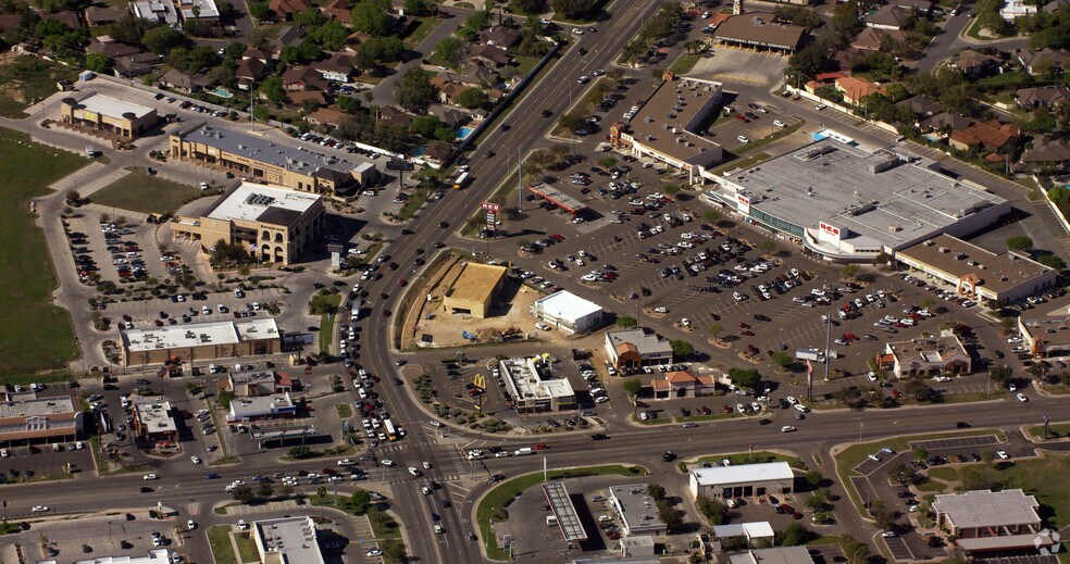 7709 McPherson Rd, Laredo, TX à vendre - Aérien - Image 2 de 17