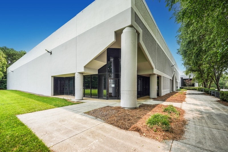 5242 Royal Woods Pky, Tucker, GA for lease Building Photo- Image 1 of 26