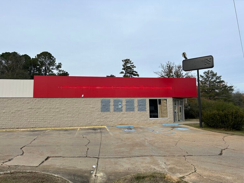 2020 Raymond Rd, Jackson, MS à vendre - Photo du bâtiment - Image 2 de 7