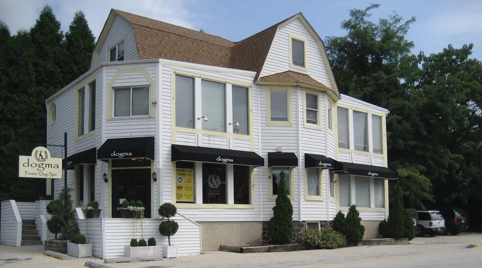 105 N Aberdeen Ave, Wayne, PA for lease - Building Photo - Image 2 of 4