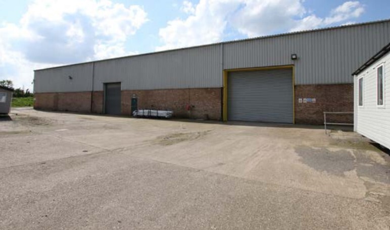 West Carr Ln, Hull for lease - Building Photo - Image 1 of 2