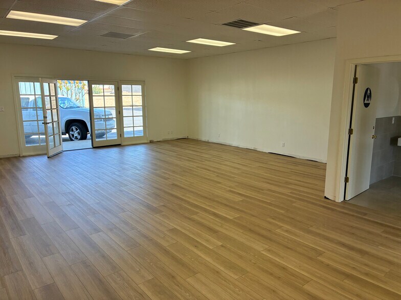 18540 N Highway 88, Lockeford, CA à louer - Photo du bâtiment - Image 3 de 14