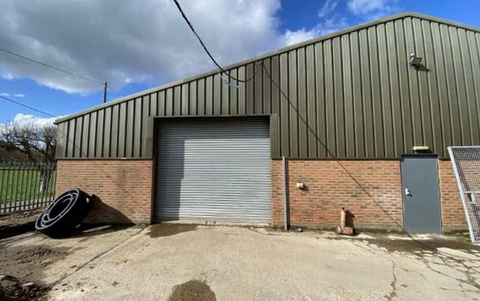 Units 5 & 6 Nelson Industrial Estate portfolio of 3 properties for sale on LoopNet.ca - Building Photo - Image 2 of 10