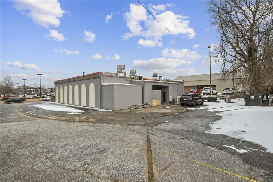 111 Middleton Way, Greer, SC for sale - Building Photo - Image 3 of 23
