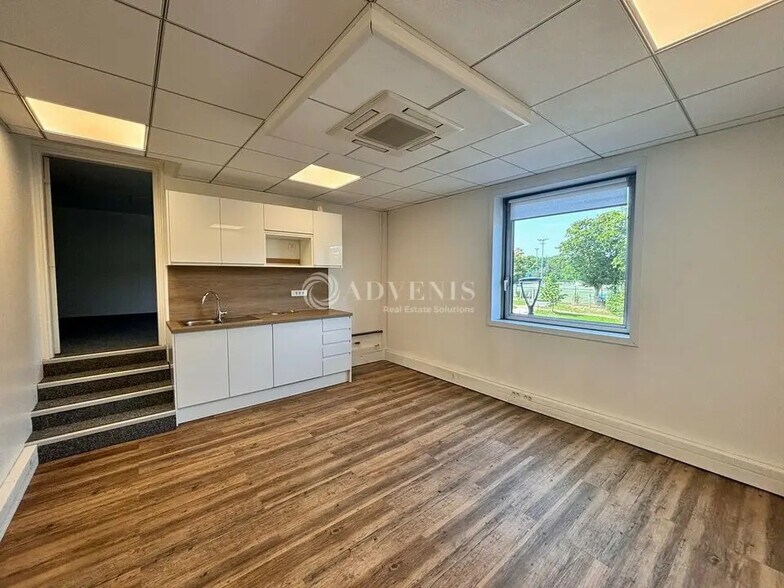 Bureau dans Joinville-le-Pont à louer - Photo intérieure - Image 3 de 6