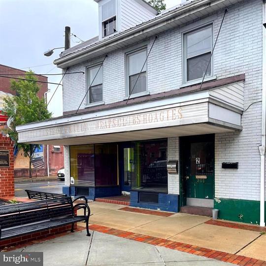 2 N Market St, Elizabethtown, PA for sale Primary Photo- Image 1 of 1