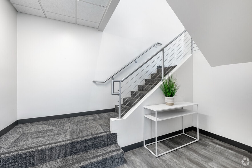 2611-2615 Manhattan Beach Blvd, Redondo Beach, CA for lease - Interior Photo - Image 3 of 18